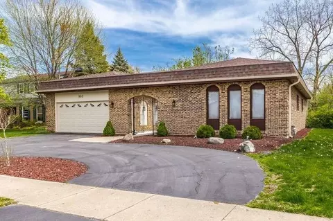 903 N Sanborn Dr, Palatine, IL 60074