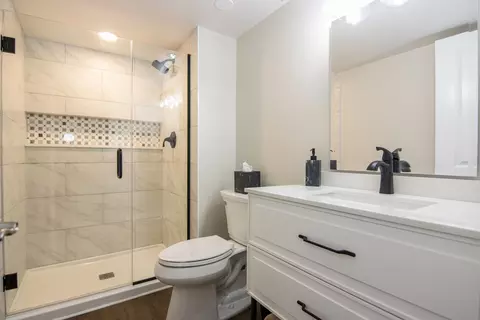 Bath - 845 Simpson Ave, Elburn, IL 60119 photo 3 of 3
