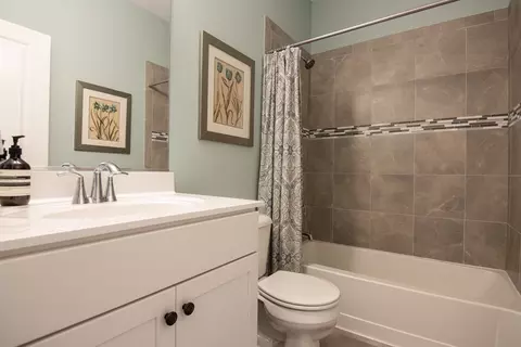 Bath - 845 Simpson Ave, Elburn, IL 60119 photo 2 of 3