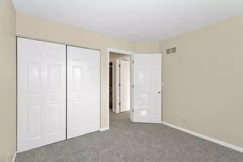 Bedroom - 1495 Millbrook Dr, Algonquin, IL 60102 photo 5 of 5