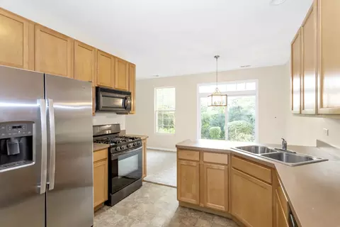 Kitchen - 1495 Millbrook Dr, Algonquin, IL 60102 photo 5 of 5