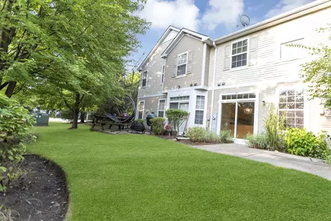 Exterior - 1495 Millbrook Dr, Algonquin, IL 60102 photo 3 of 5