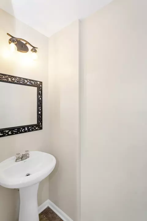 Bath - 1495 Millbrook Dr, Algonquin, IL 60102 photo 1 of 5