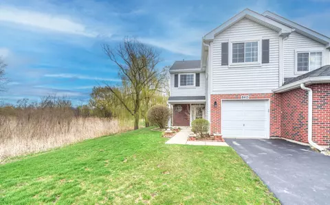 8415 Mystic Ter, Darien, IL 60561