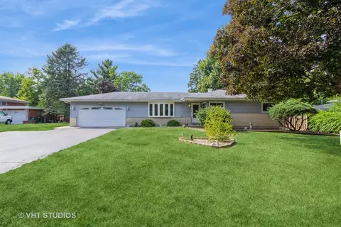 4 N236 Locust Ave, West Chicago, IL 60185