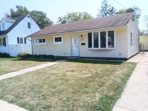 455 Adams St, Elgin, IL 60123