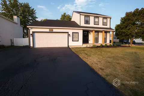 298 Eagle Creek Dr, Round Lake Beach, IL 60073