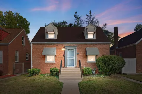 107 E 151st St, Harvey, IL 60426