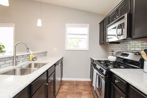 2 Winding Way, Bloomington, IL 61705 photo 5