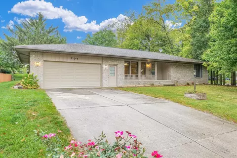 204 Valley Rd, Monticello, IL 61856
