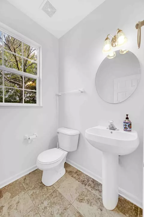 Bath - 857 Linden Cir, Hoffman Estates, IL 60169 photo 1 of 3