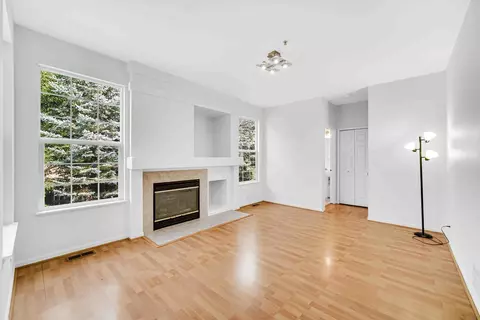 Living - 857 Linden Cir, Hoffman Estates, IL 60169 photo 3 of 5