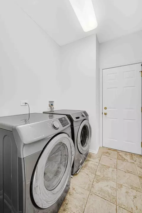 Other - 857 Linden Cir, Hoffman Estates, IL 60169 photo 2 of 7