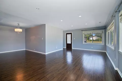 440 Lincoln Dr, Hoffman Estates, IL 60169 photo 5