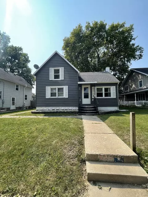 605 15th Ave, Sterling, IL 61081