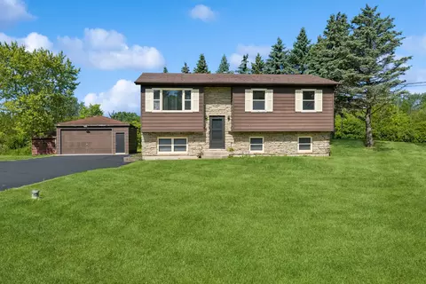38930 N Northwestern Ave, Wadsworth, IL 60083