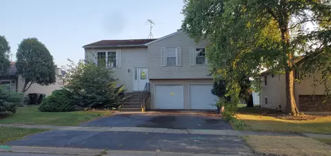 611 Old Forge Ln, University Park, IL 60484
