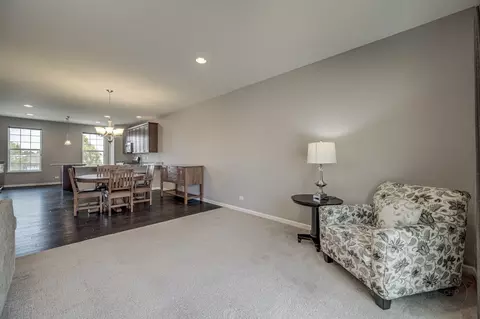 4004 Pompton Ct, Elgin, IL 60124 photo 12