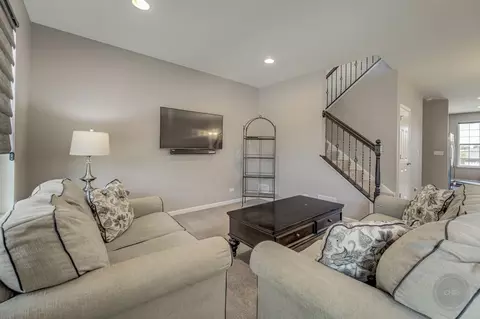 4004 Pompton Ct, Elgin, IL 60124 photo 11