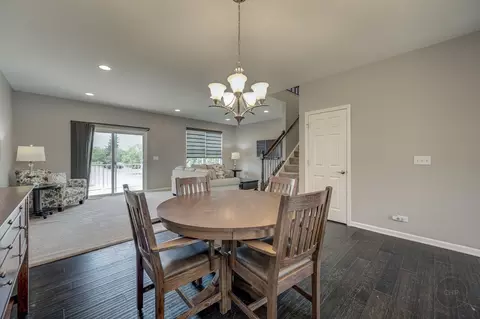 4004 Pompton Ct, Elgin, IL 60124 photo 8