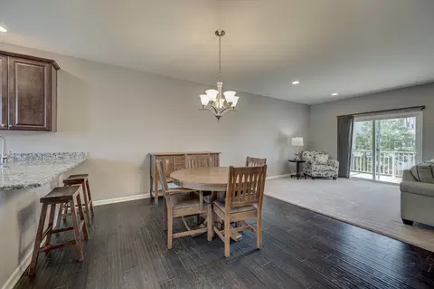 4004 Pompton Ct, Elgin, IL 60124 photo 9