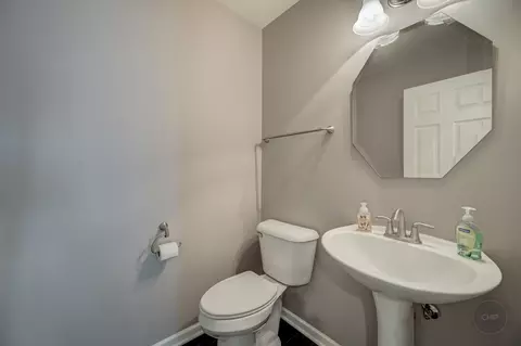 4004 Pompton Ct, Elgin, IL 60124 photo 15
