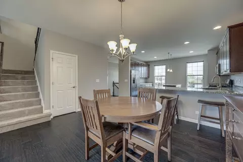 4004 Pompton Ct, Elgin, IL 60124 photo 7