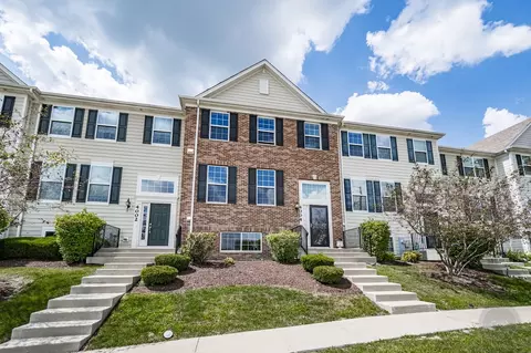 4004 Pompton Ct, Elgin, IL 60124