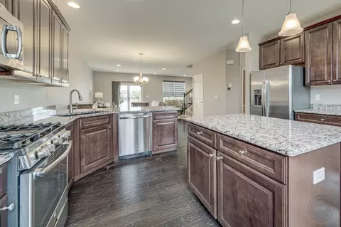 4004 Pompton Ct, Elgin, IL 60124 photo 3