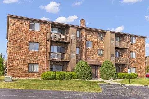 15805 Peggy Ln #11, Oak Forest, IL 60452