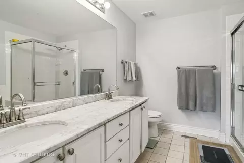 Bath - 390 Alexia Ct, Wheeling, IL 60090 photo 1 of 2