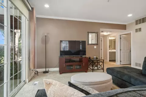 Living - 390 Alexia Ct, Wheeling, IL 60090 photo 1 of 3