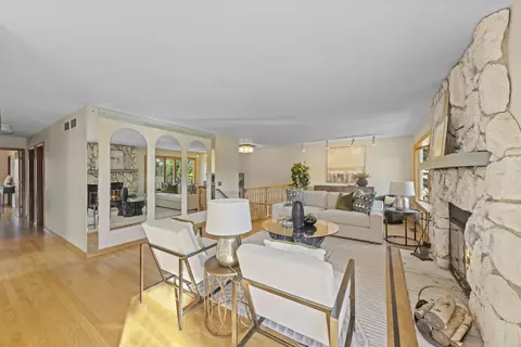 1913 Gladstone Dr, Wheaton, IL 60189 photo 5