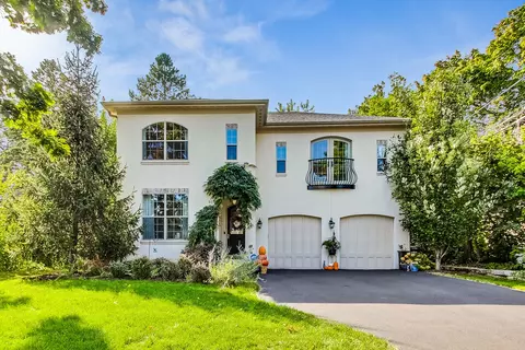 517 Buckingham Pl, Libertyville, IL 60048