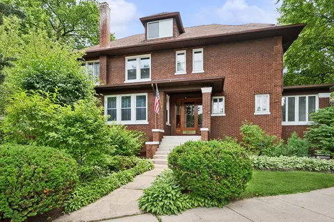 4545 N Manor Ave, Chicago, IL 60625