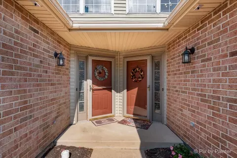 5742 Fieldstone Trl, Mchenry, IL 60050 photo 2