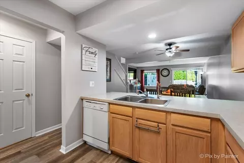 5742 Fieldstone Trl, Mchenry, IL 60050 photo 14