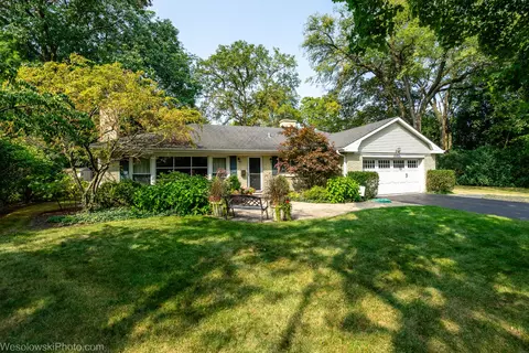 1350 Buttonwood Ln, Glenview, IL 60025