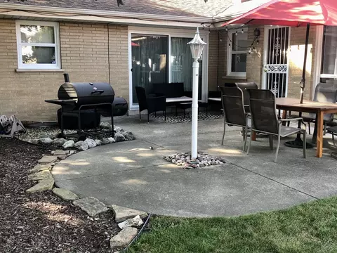 Exterior - 2301 185th St, Lansing, IL 60438 photo 3 of 5