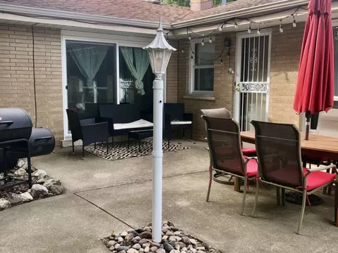 Exterior - 2301 185th St, Lansing, IL 60438 photo 2 of 5