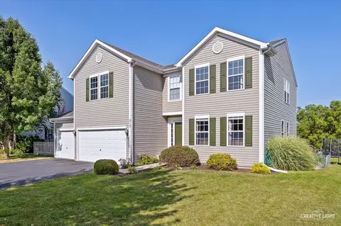 213 White Oak St, Hampshire, IL 60140