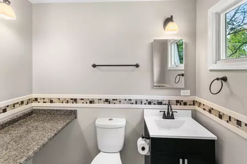 Bath - 3522 Maple Ln, Hazel Crest, IL 60429 photo 3 of 4