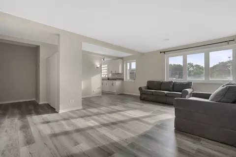 Living - 7204 Oak Ave #3SE, River Forest, IL 60305 photo 1 of 1