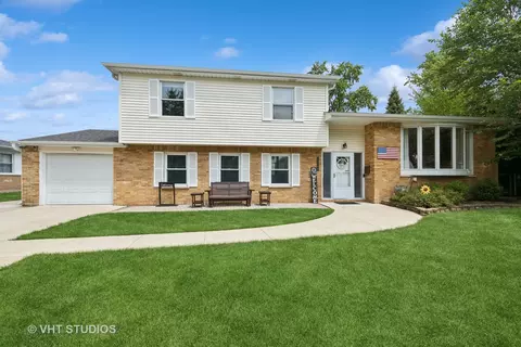 1326 E Michele Dr, Palatine, IL 60074