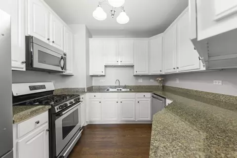 6045 River Bend Dr, Lisle, IL 60532 photo 2