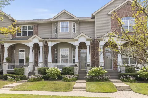 6045 River Bend Dr, Lisle, IL 60532