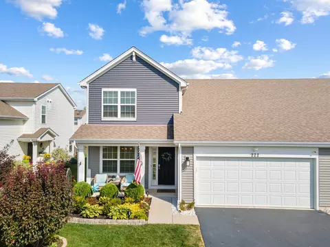 222 Norfolk Ln, Pingree Grove, IL 60140
