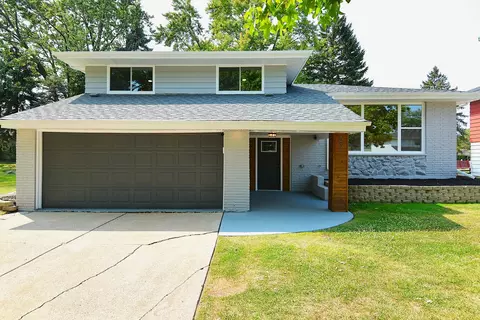 65 E 155th Pl, South Holland, IL 60473