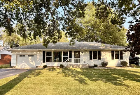 Exterior - 71 S 4080 W Rd, Kankakee, IL 60901 photo 1 of 3