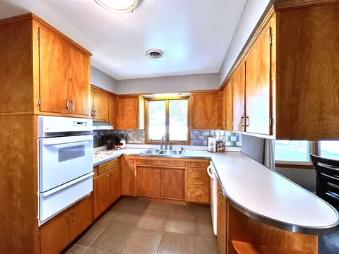 Kitchen - 71 S 4080 W Rd, Kankakee, IL 60901 photo 3 of 5